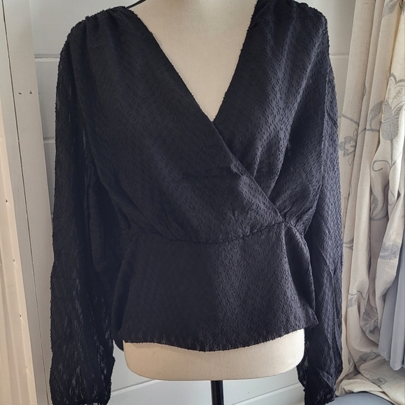 Torrid Zig Zag Surplice Crop Longsleeve Blouse - Picture 4 of 7